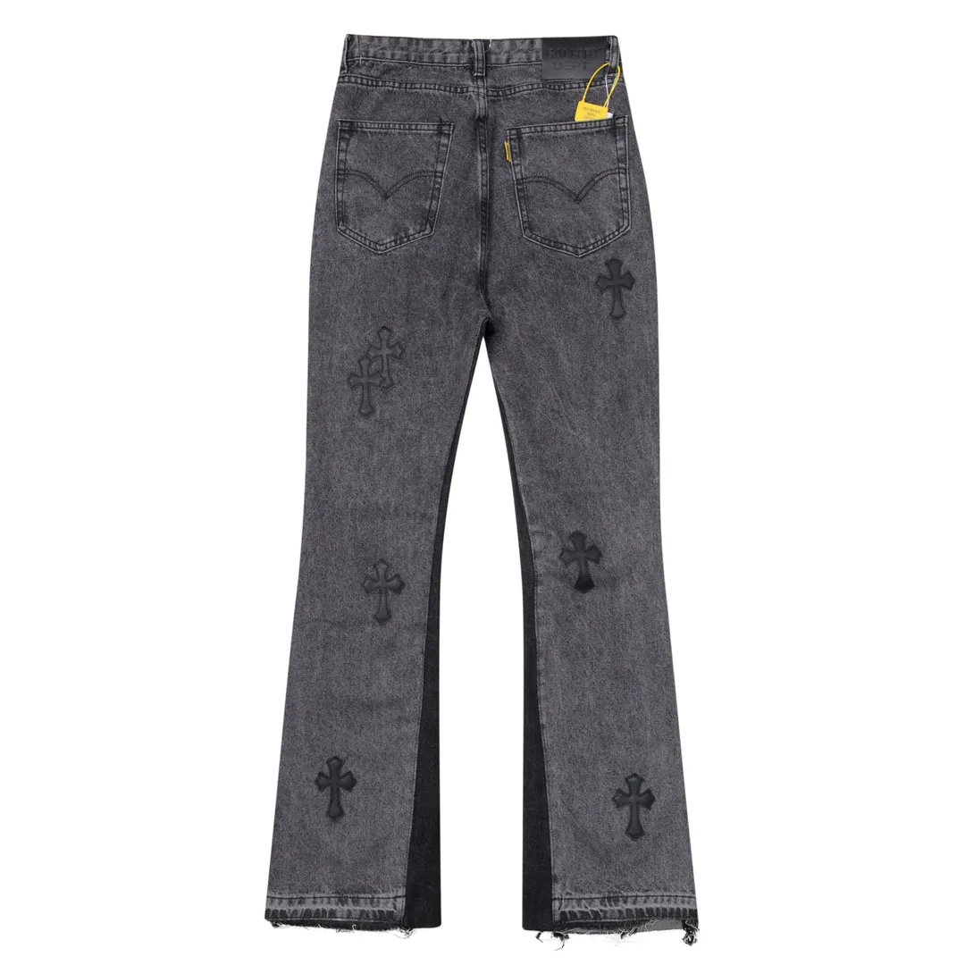 P230 model number: D218 GALLERY DEPT & Chrome hearts. Spliced cross loose washed flared jeans to truly restore the ultimate vintage texture. The original hardware accessories, washed and other elevators, QR code analysis are all purchased from the original factory, with high degree of restoration. You are welcome to compare the products~ Three-dimensional version, loose and comfortable, not picky about the figure, taller and slimmer, factory Seiko, original quality control, same style for men and women, can be matched with couples, versatile recommendation, must-have jeans for all seasons Trendy people have been disappointed. From the quality selection of fabrics, the tailoring of details, and the matching of patterns, everything is impeccable! The upper body is so handsome when worn...it can be easily worn by men, women and children! The craftsmanship uses heavy-duty washed pure cotton denim fabric. After washing, it is soft and thick. It is very stylish when worn on the body. Size: 28, 30, 32, 34, 36 (S-XXL) Color: Stitching